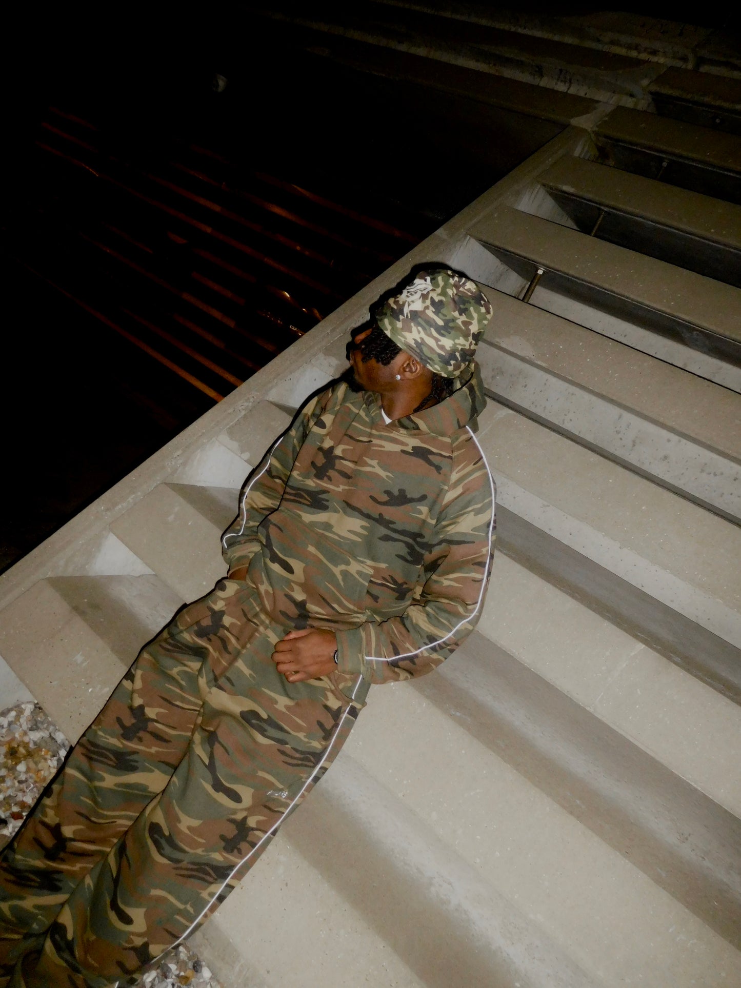 CAMO UNIFORM SWEATS