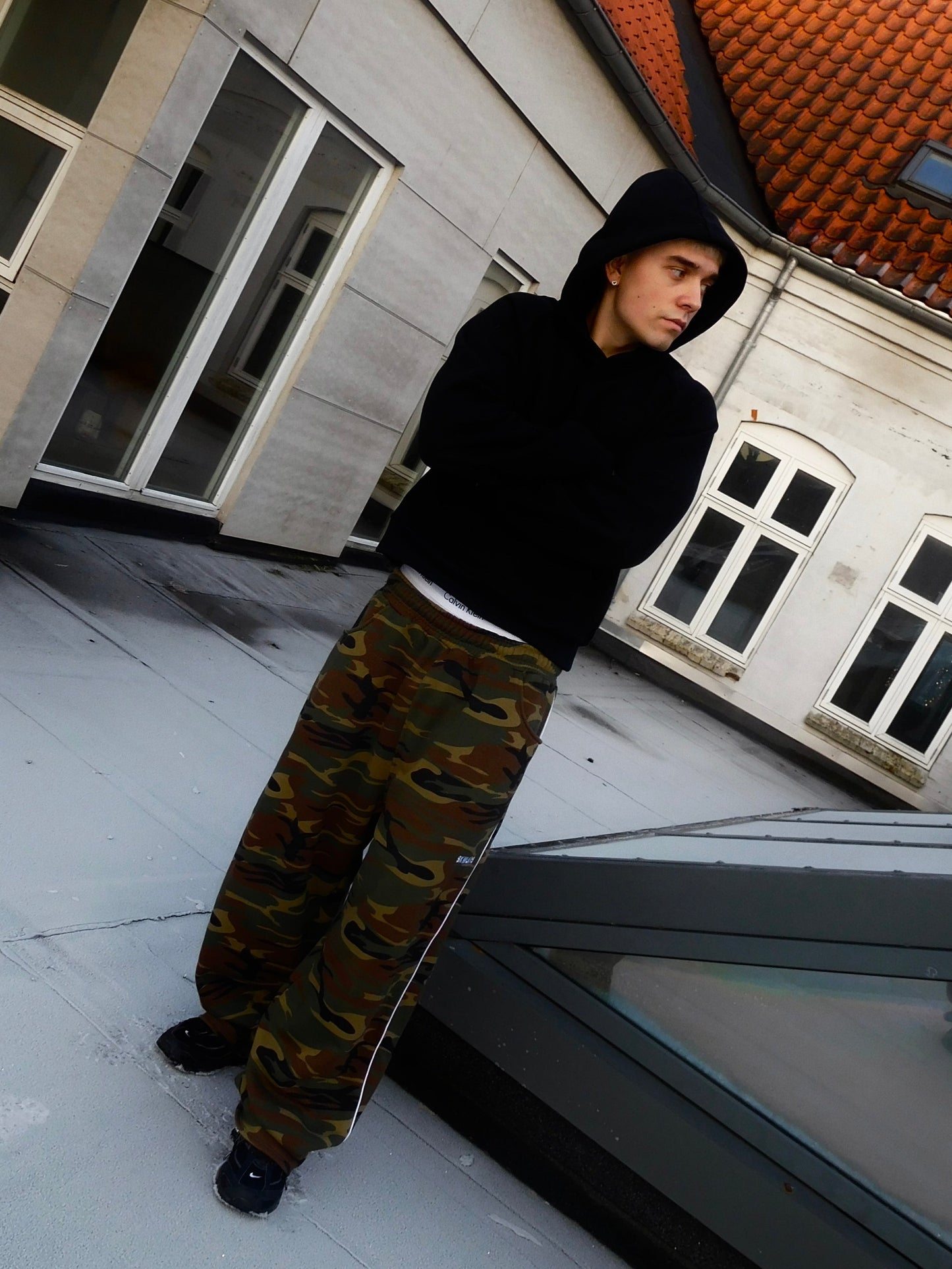 CAMO UNIFORM SWEATS