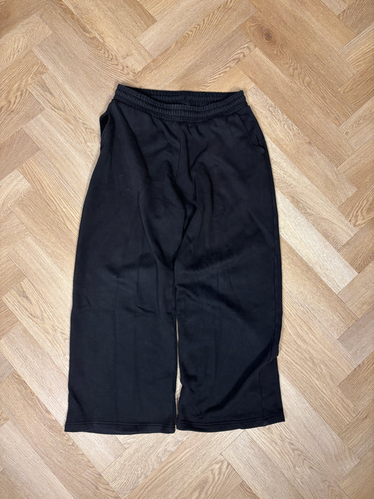 WEEKDAY SWEATPANTS BLACK (M)