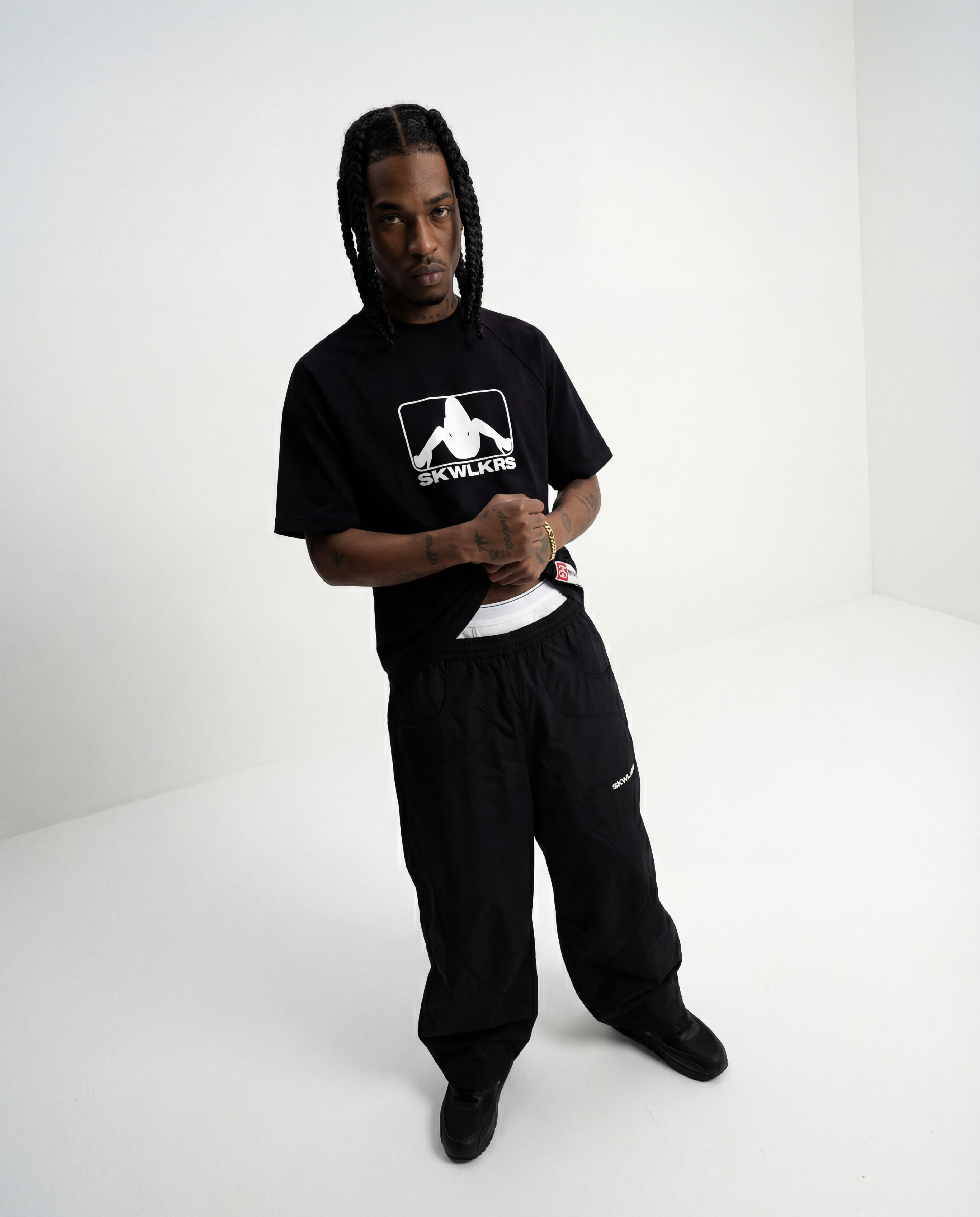 PUNANI BLACK TEE